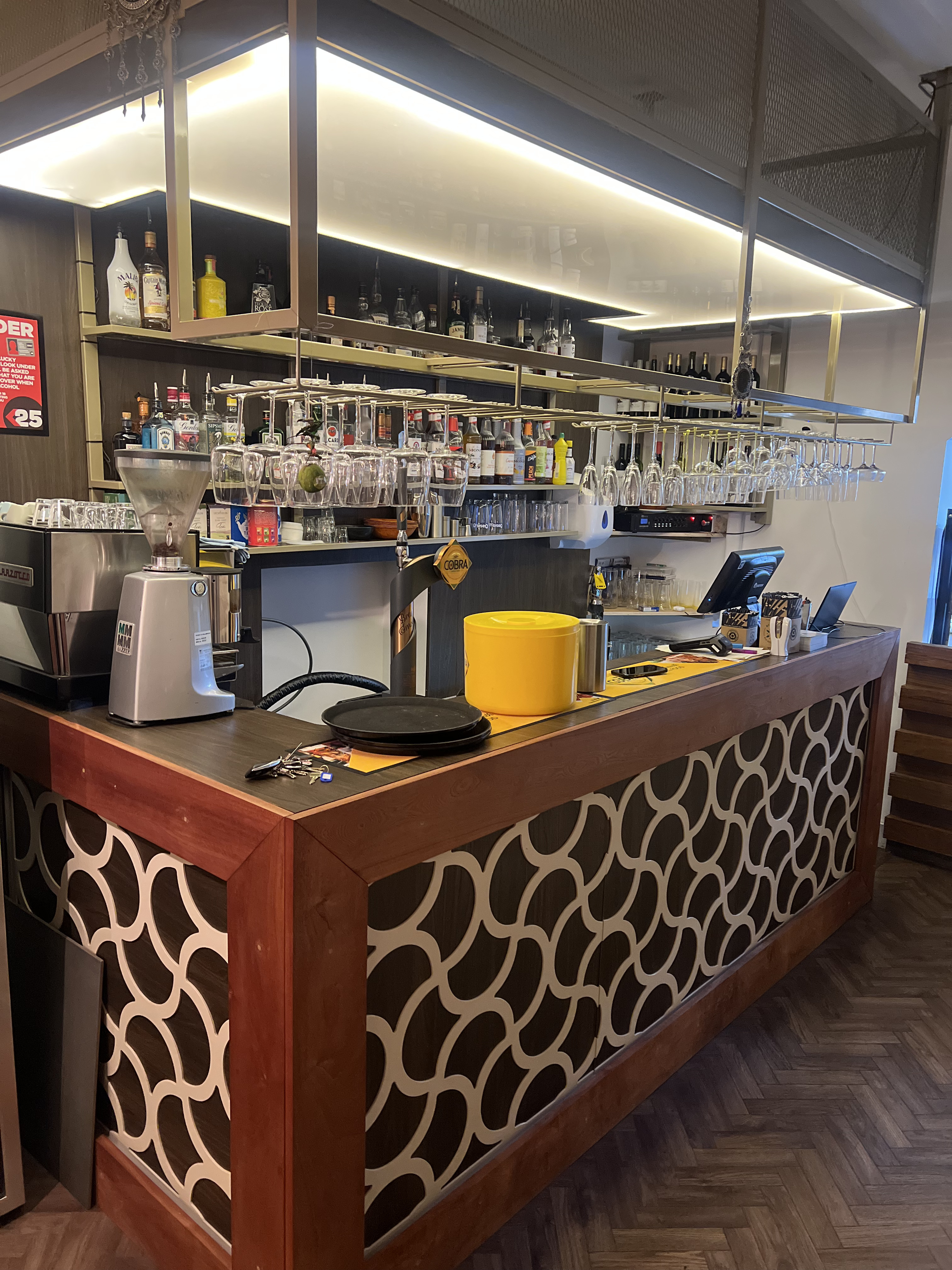 Bar